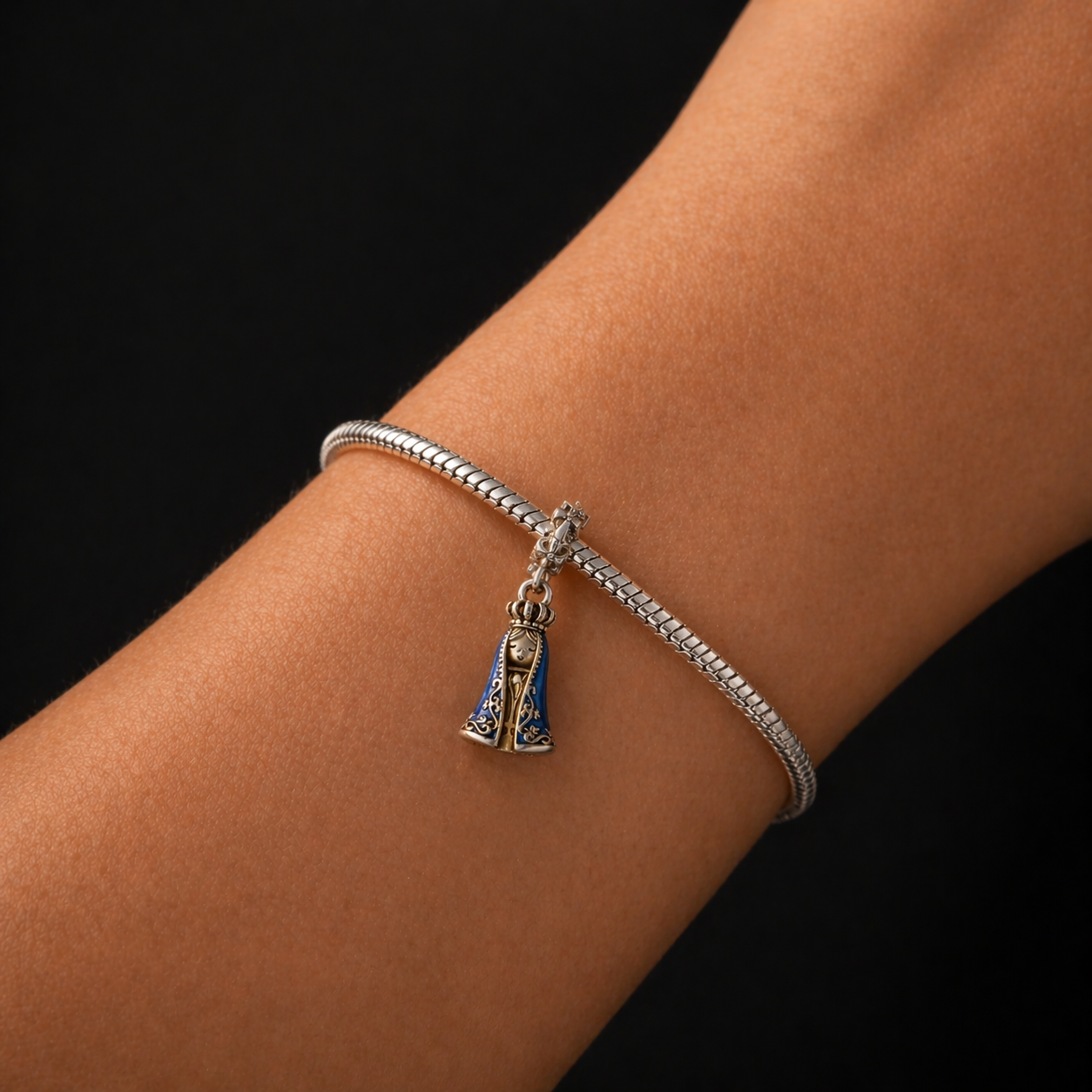 Dije Reina del Manto Zafiro — Plata 925
